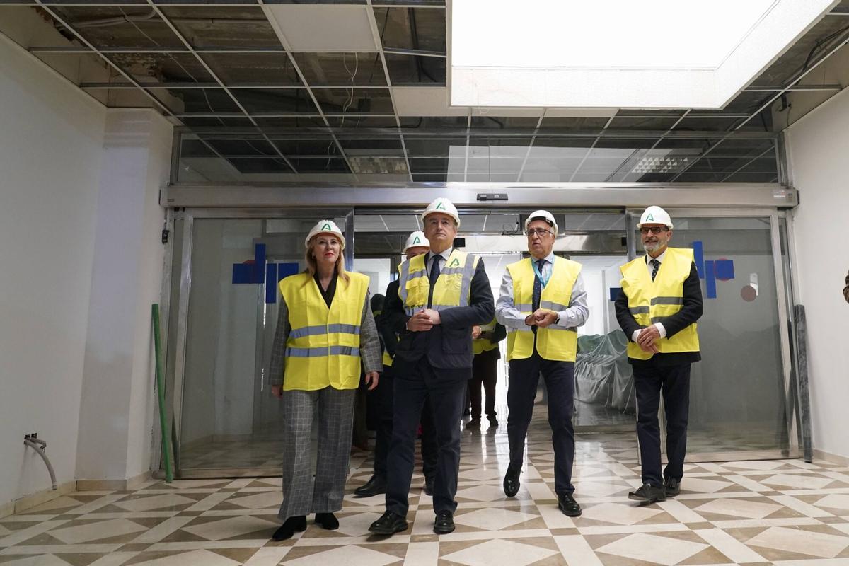 MLG 07-04-2026.-Los consejeros de Sanidad, Presidencia y Emergencias, Antonio Sanz, y de Economía, Hacienda, Fondos Europeos y Diálogo Social, Carolina España, realizan una visita técnica a las obras del hospital Pascual.