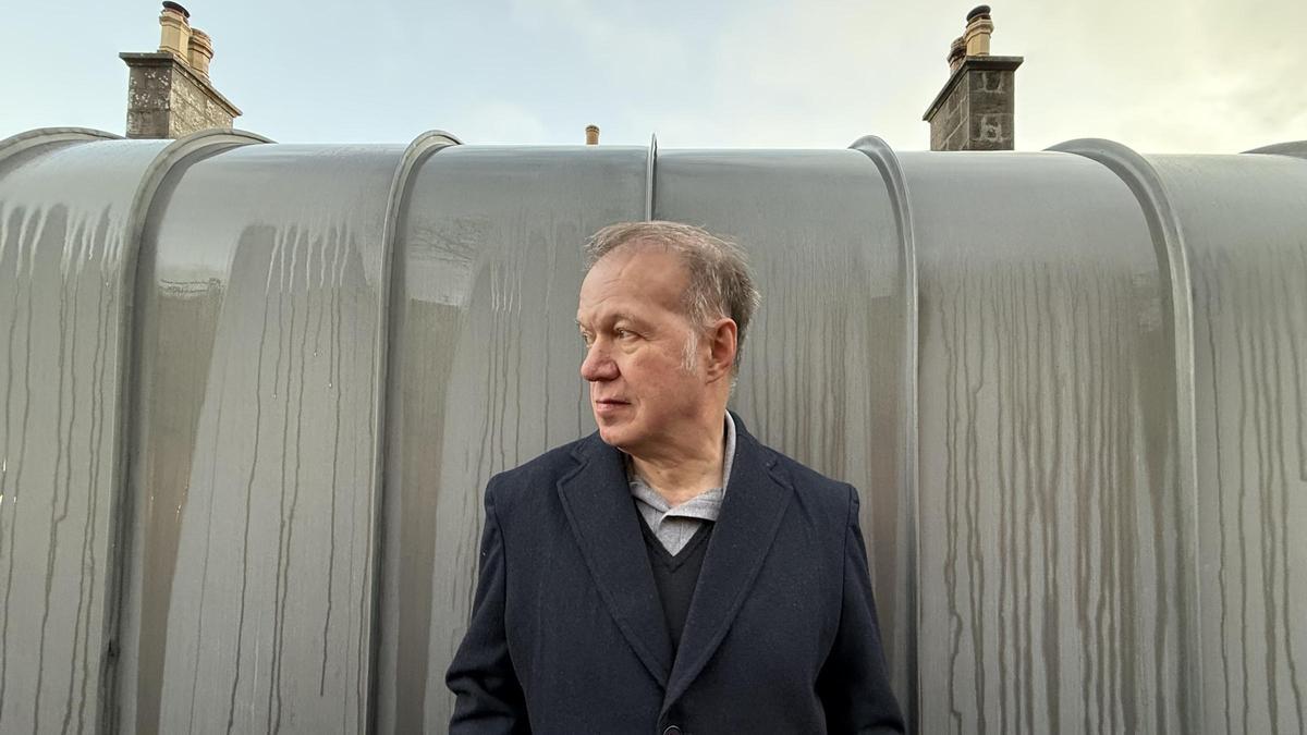 Edwyn Collins, en una imagen promocional de su nuevo disco