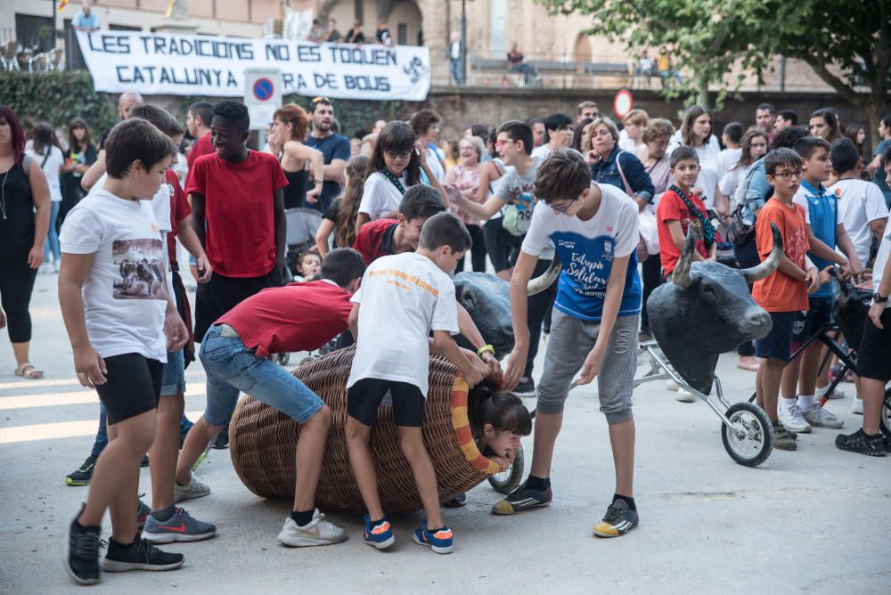 Manifestació a Cardona en favor del Correbou