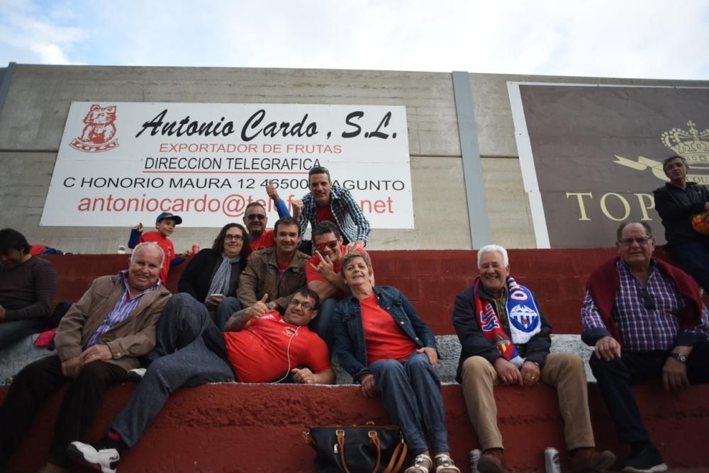 El Saguntino celebra el título de campeón