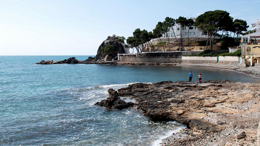 Un plan rector protegerá el monumento de afloramiento volcánico y la playa fósil de Cap Negret de Altea