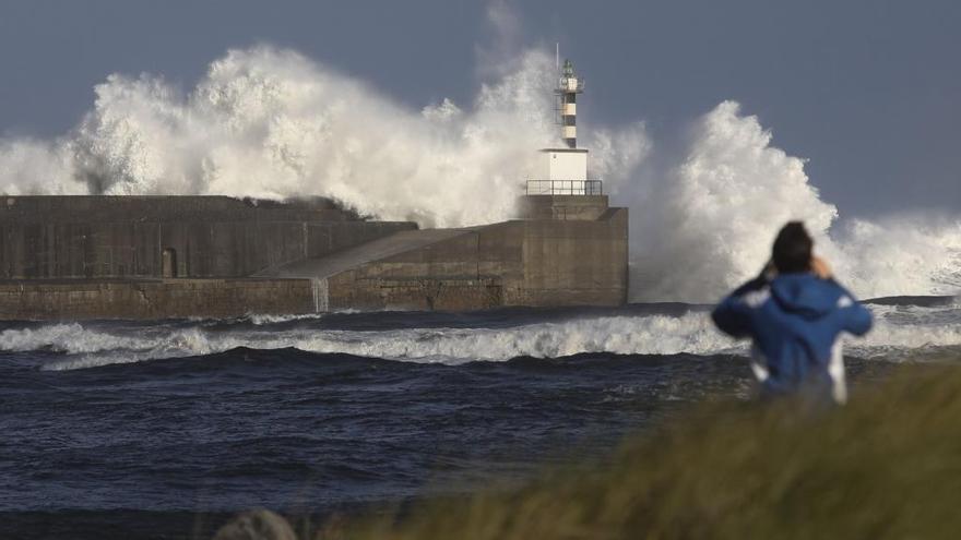 Asturias estará mañana en alerta por olas