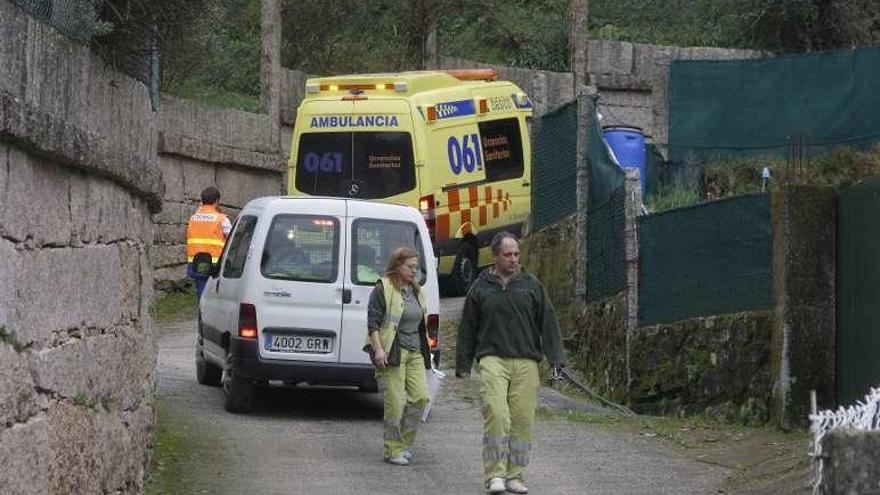 Un trabajador de A Guarda muere en Marín aplastado por una excavadora