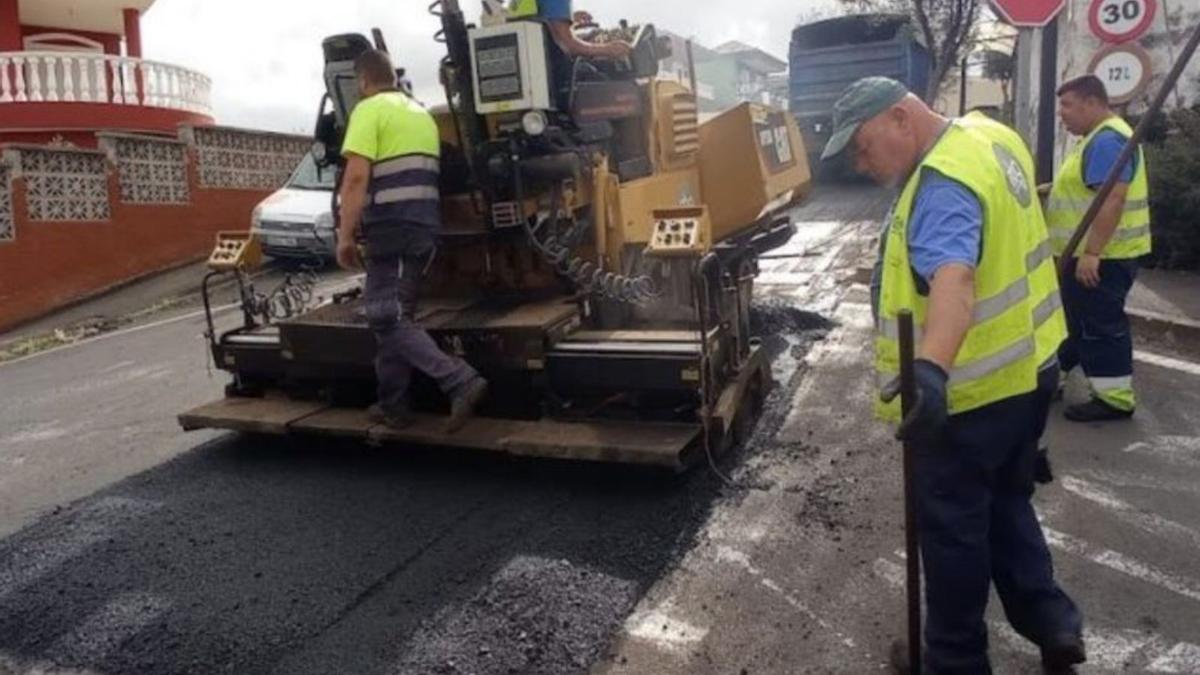 Obras de asfaltado en Tacoronte.