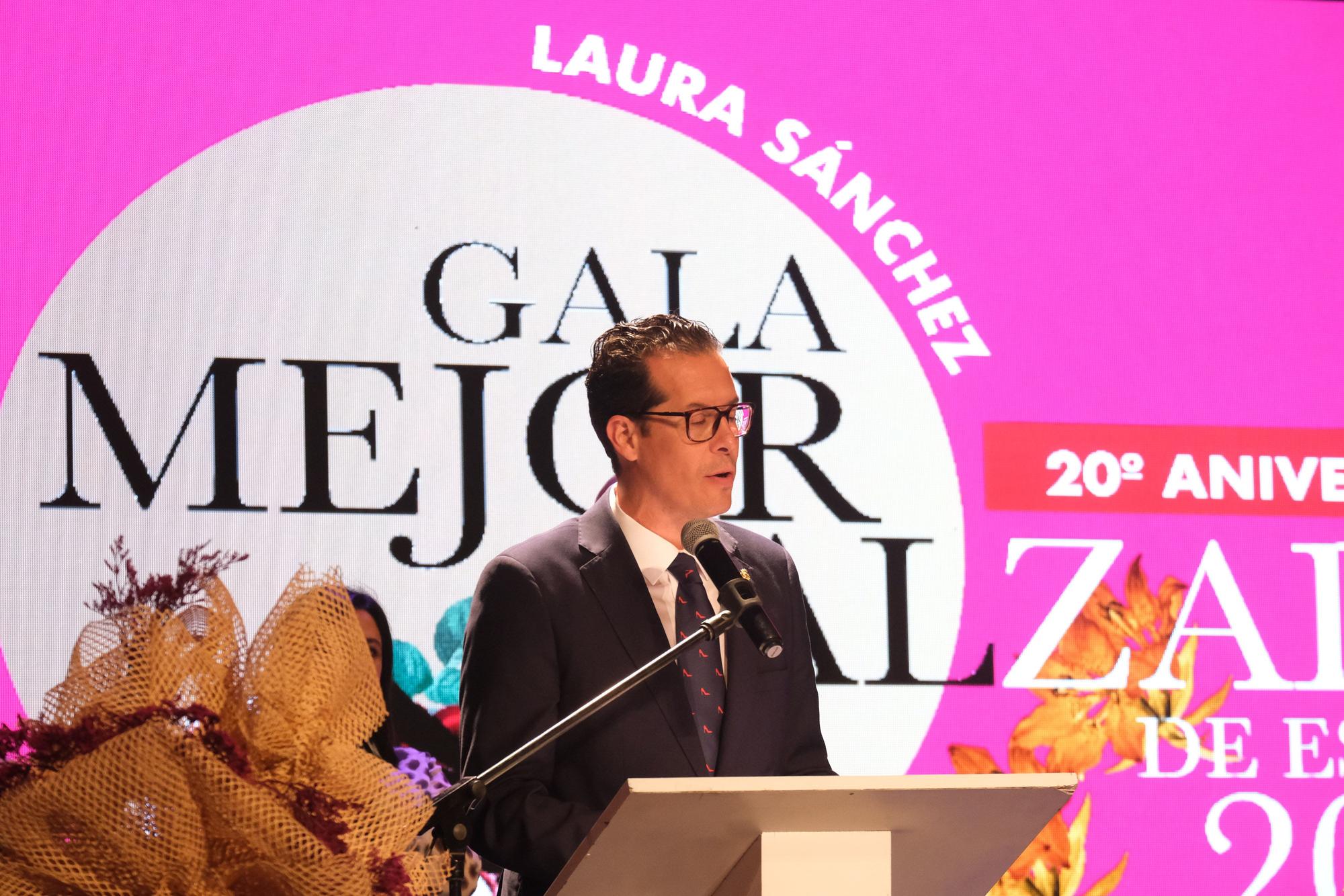 La modelo Laura Sánchez da alas al zapato de Elda