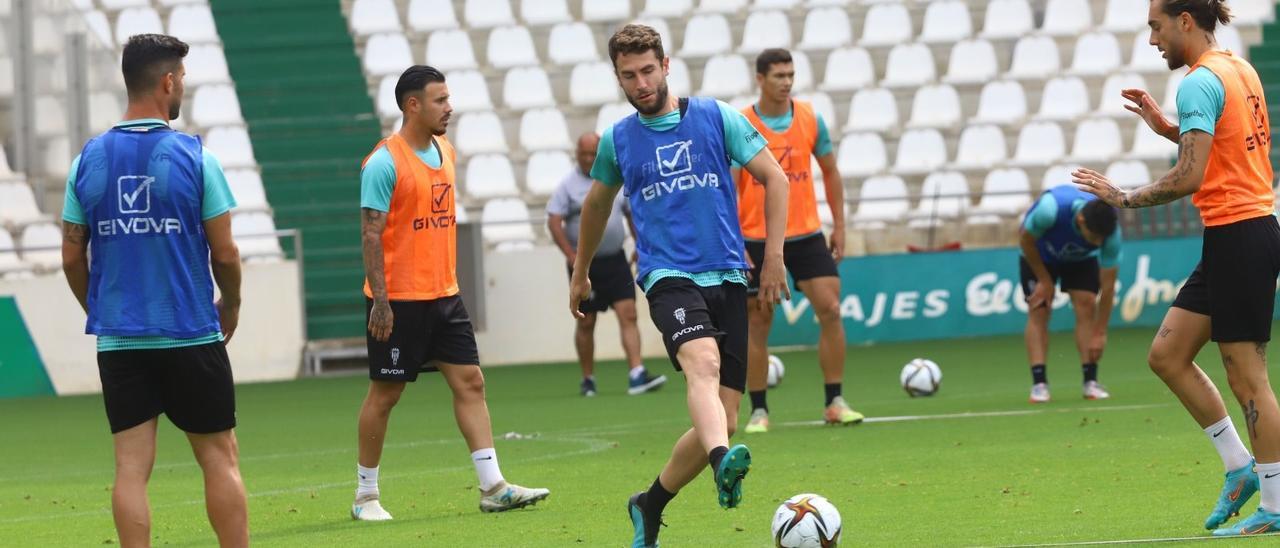 Lance de un entrenamiento del Córdoba CF en El Arcángel.