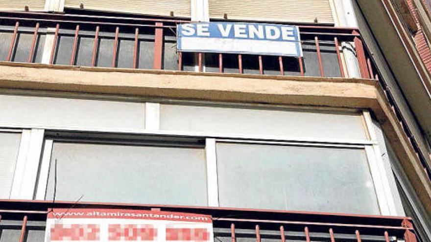 Bancos y cajas acumulan ya más de 700 viviendas baratas en la comarca -  Información