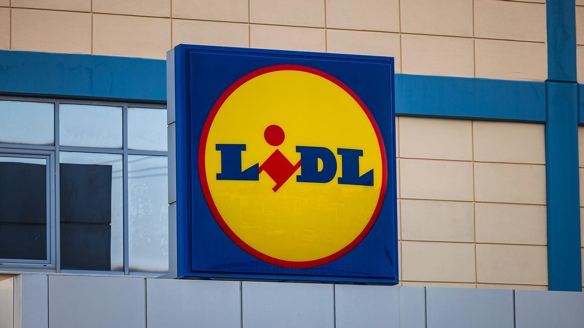 Se esperan colas kilométricas en Lidl para conseguir el plan de telefonía móvil 'low cost' para tener datos móviles y llamadas al precio más bajo