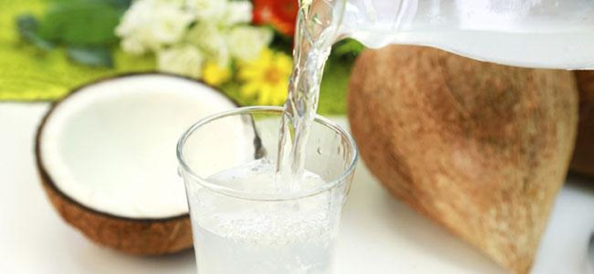 Agua de coco: ¿por qué está de moda entre los famosos?