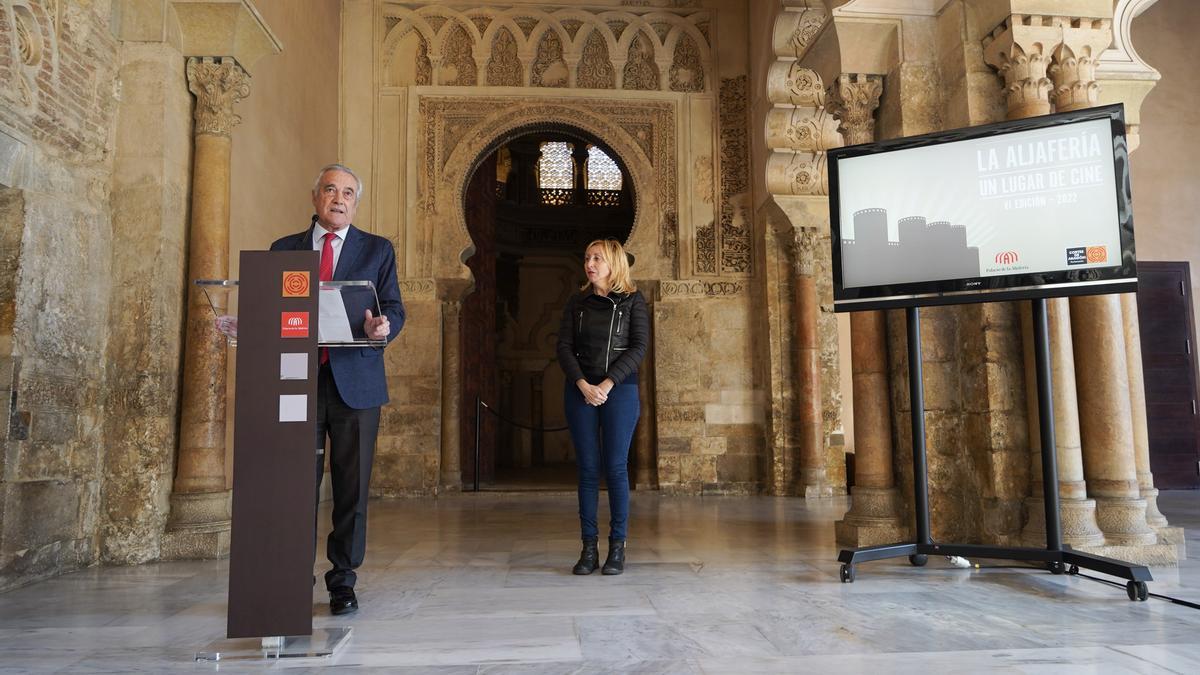 Javier Sada y Vicky Calavia, en las Cortes de Aragón.