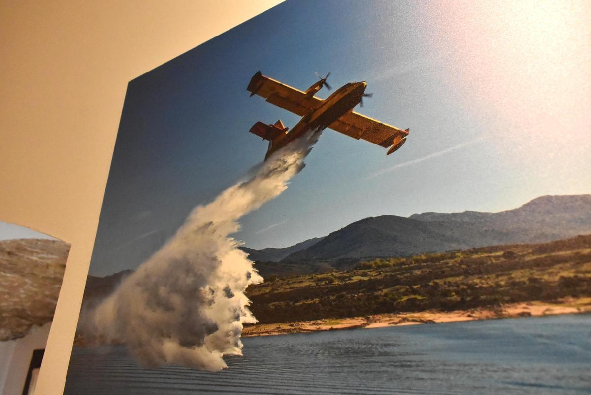 Galería | Así fue la inauguración de la exposición de las Fuerzas Armadas en Cáceres