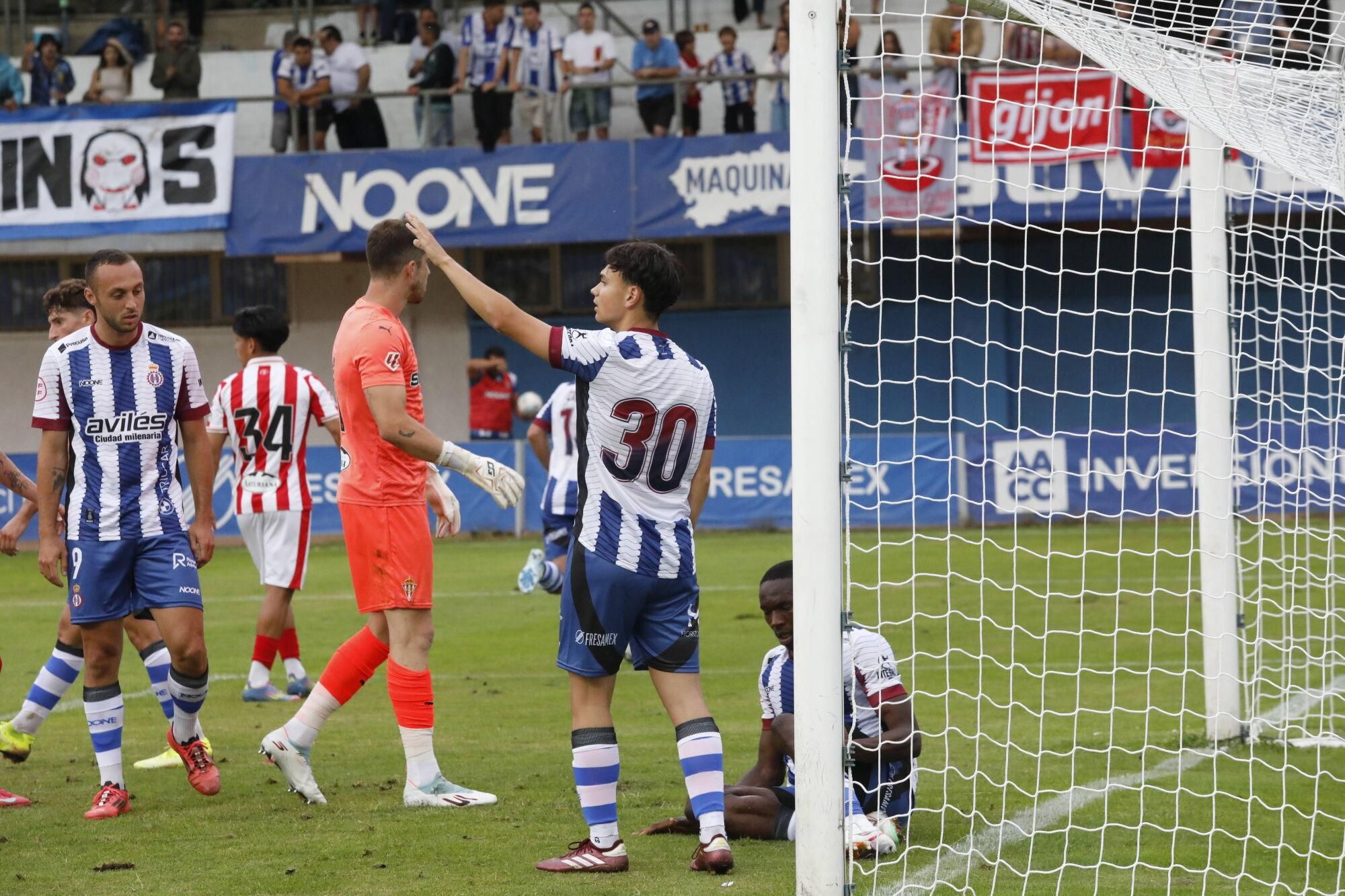 EN IMÁGENES: Partido amistoso entre Real Avilés y Real Sporting