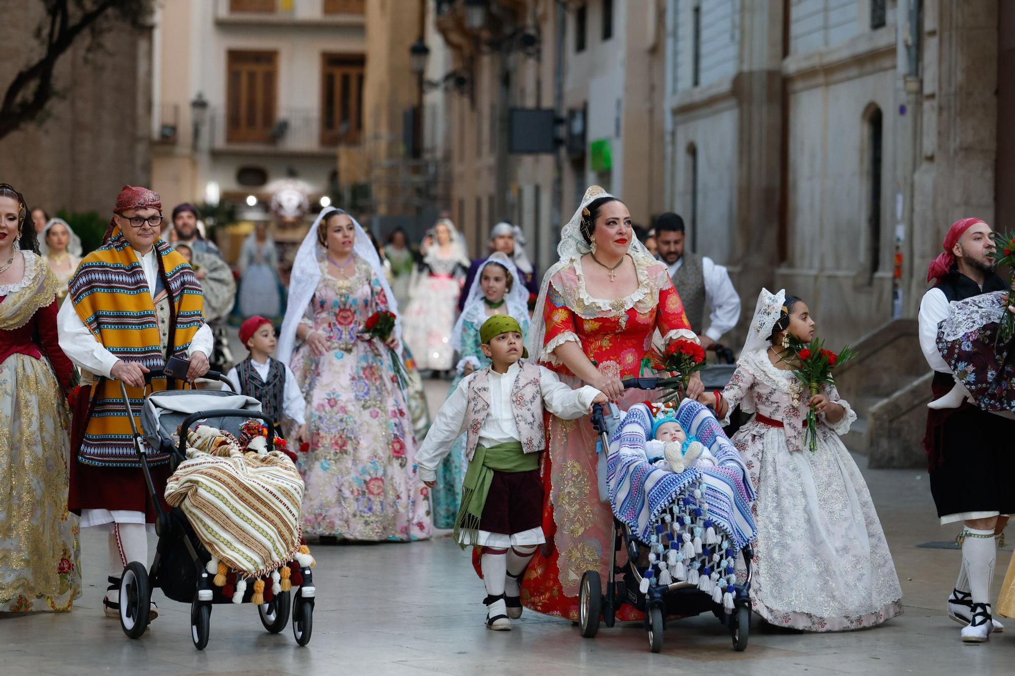 Búscate en el primer día de la Ofrenda en la calle San Vicente entre las 18:00 y las 19:00