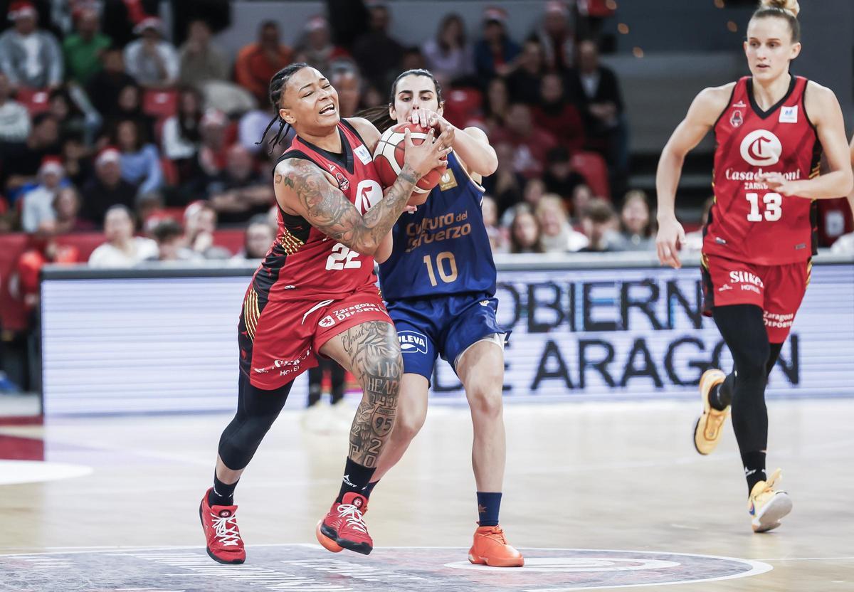 Leti Romero, titular en el partido de Zaragoza