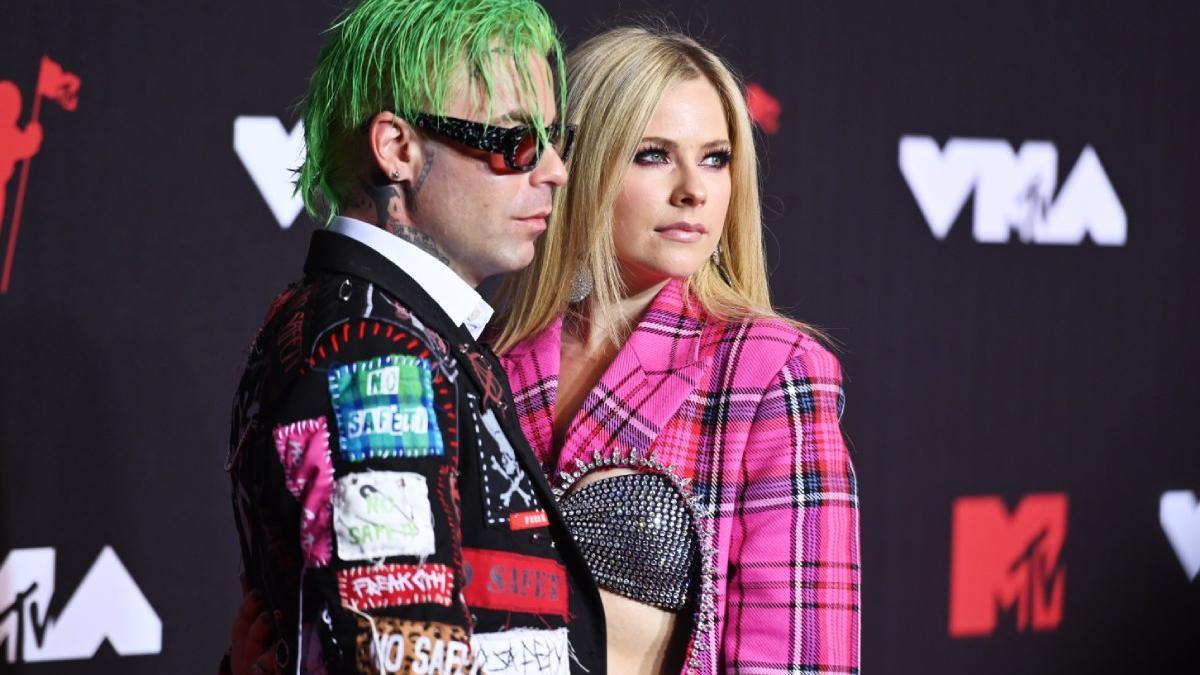 Avril Lavigne y Mod Sun, en los MTV Awards 2021