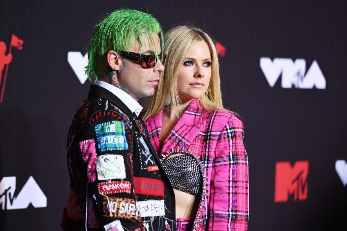 Avril Lavigne y Mod Sun, en los MTV Awards 2021