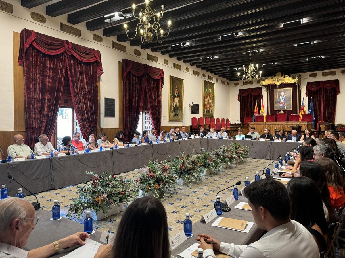 La reunión de la mañana, con entidades sociales y colectivos juveniles.