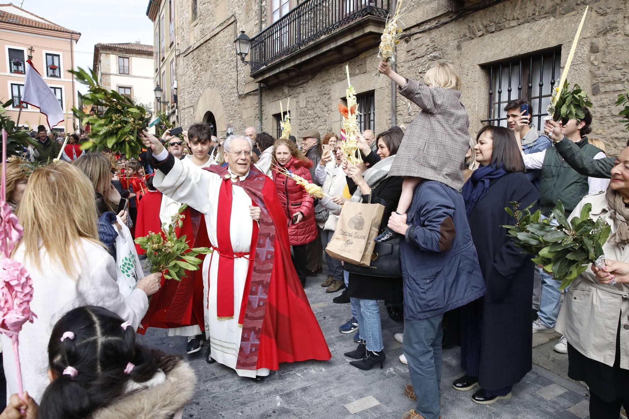 EN IMÁGENES: Gijón procesiona para celebrar el Domingo de Ramos