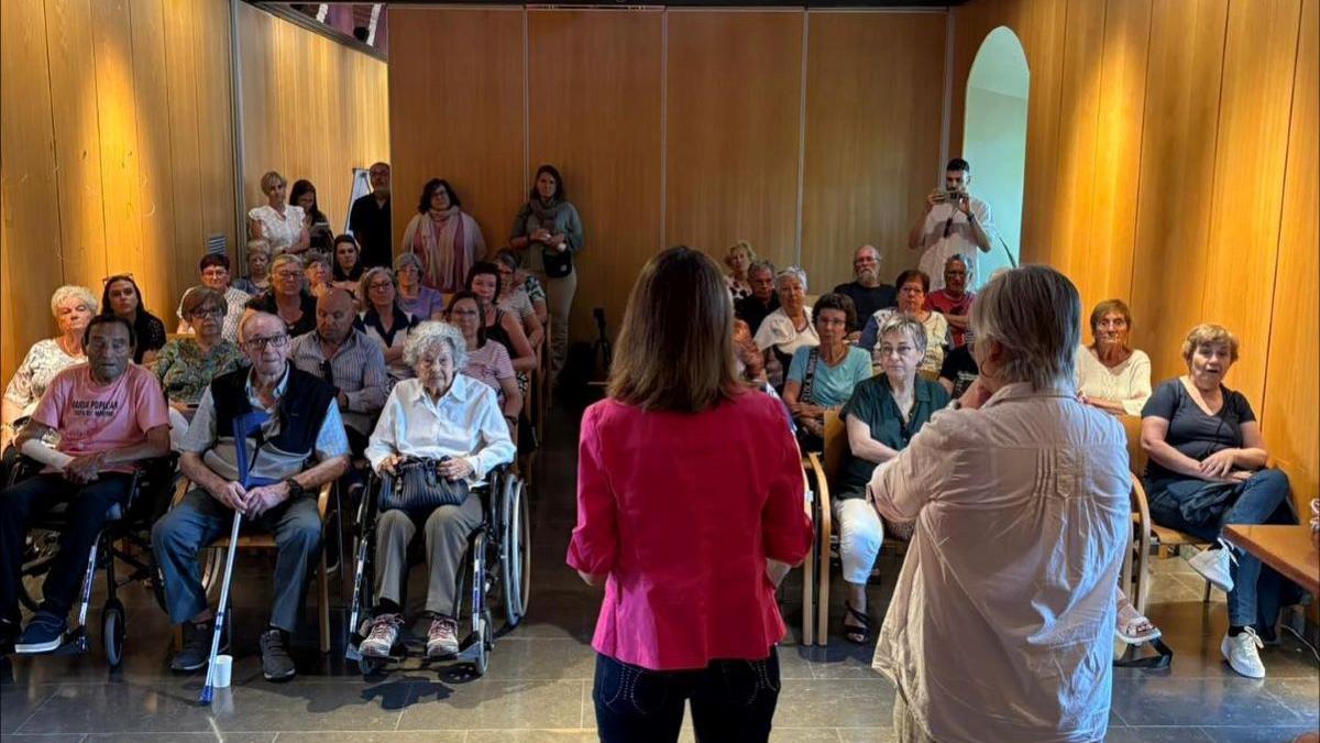 La sessió de retorn es va celebrar dijous passat a la sala Gòtica de l’Ajuntament.