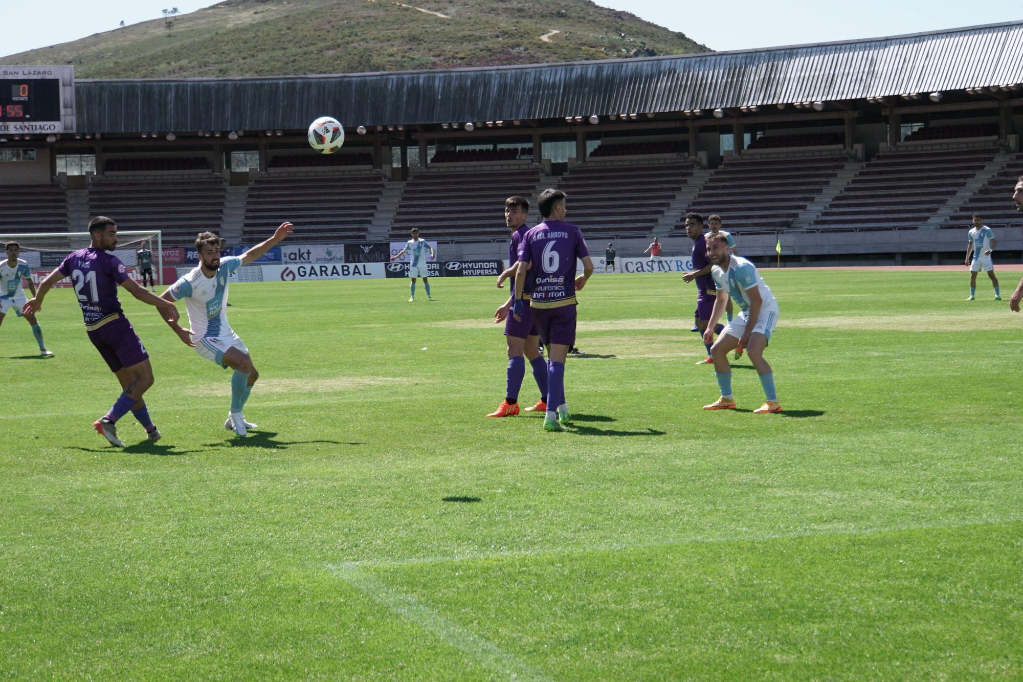 SD Compostela 3 - Palencia 0: las imágenes del partido