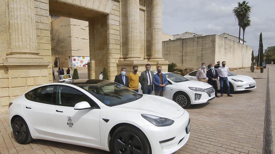 Primeros taxis cordobeses eléctricos