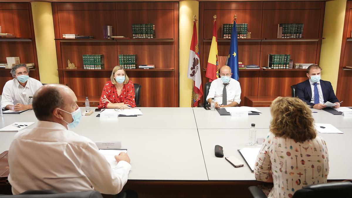 Reunión de coordinación de la Junta de Castilla y León sobre la acogida de refugiados afganos.