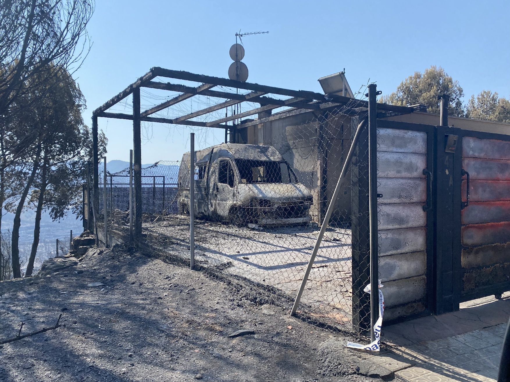 La urbanització River Park arrasada per les flames: veïns desolats i paisatge negre