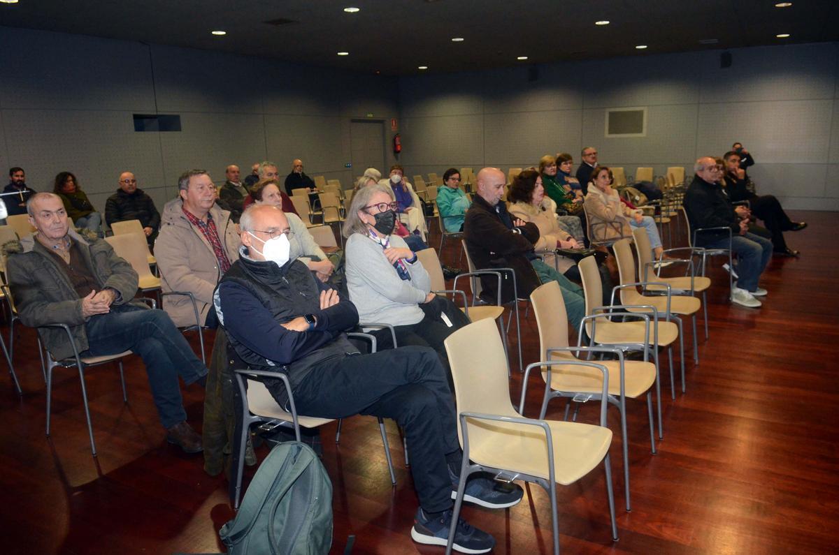 Público asistente a la charla del Auditoriro de Vilagarcía.