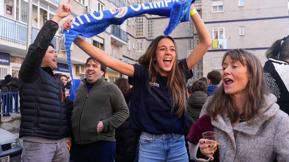 Celebración en el club de baloncesto madrileño Distrito Olímpico, al que fue a parar la mitad del Gordo