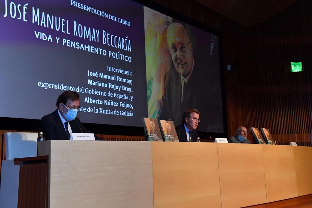 Libro de Romay Beccaría con Feijóo y Rajoy