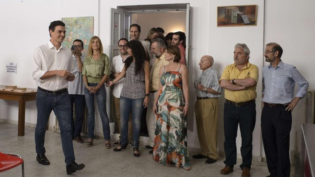 Pedro Sánchez ha votado en su agrupación de Madrid.