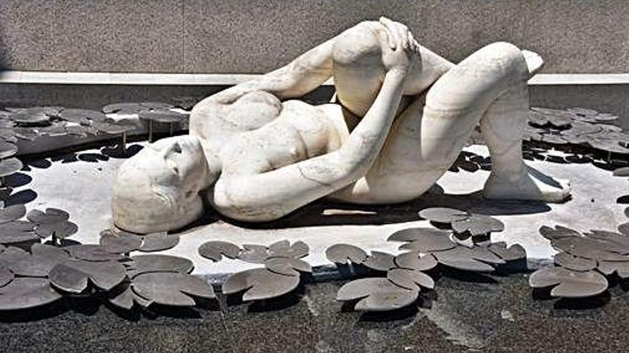 L&#039;escultura «a Pepita» torna a lluir a Sant Feliu, ahir.