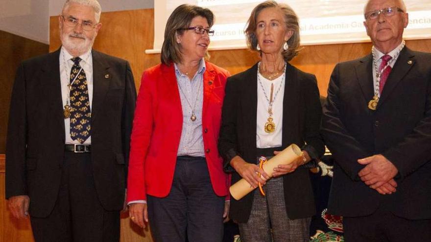 De i. a d., Franco González, Rosa Quintana, Alicia Estévez y Miguel Ángel Ríos, ayer en Santiago.