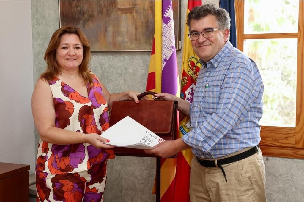 Mercedes Garrido cede la cartera a Joan Simonet, nuevo conseller de Agricultura, Pesca y Medio Natural