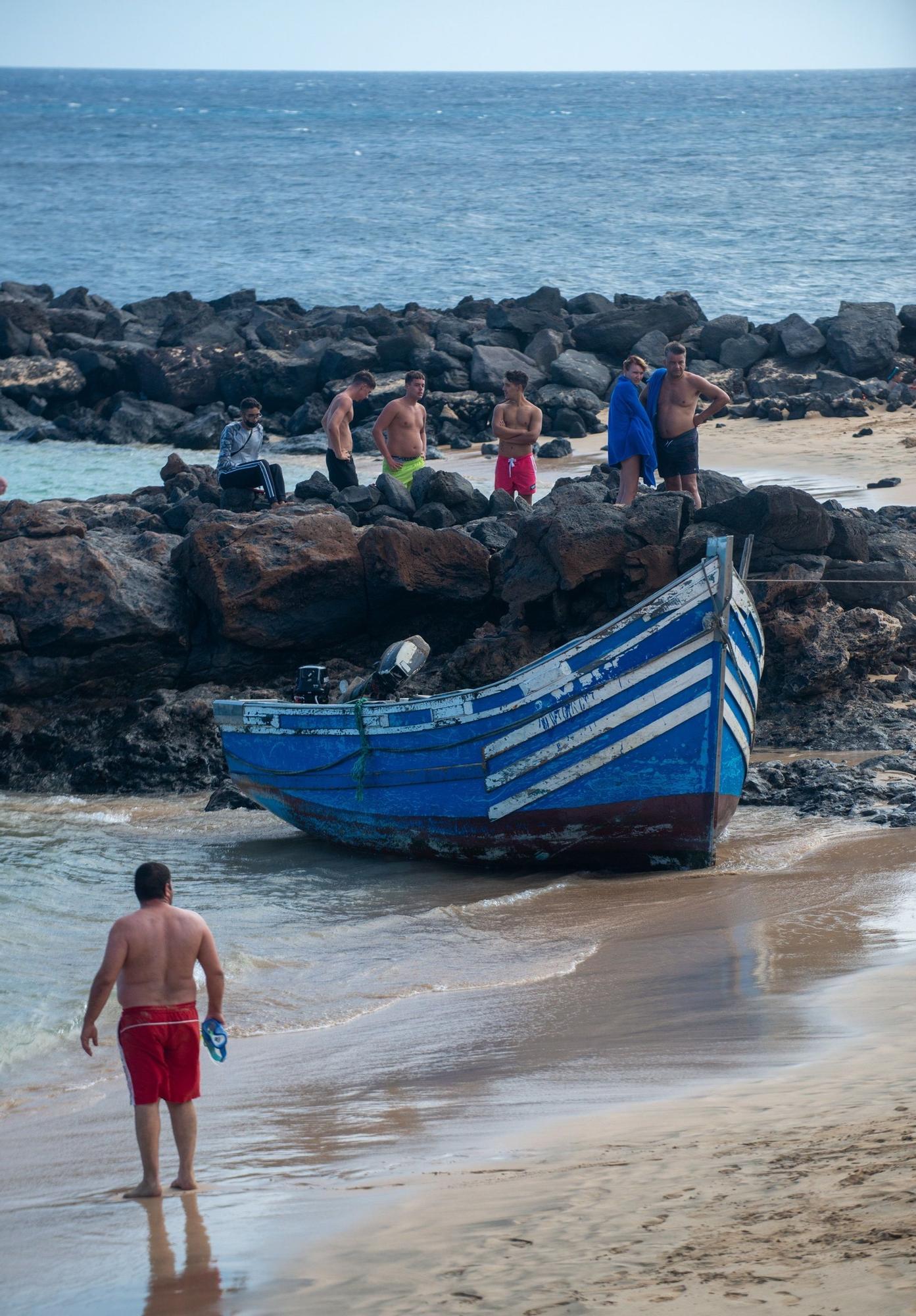 Llegada de patera a la playa de El Jablillo, en Costa Teguise. Lanzarote (24/08/2021)