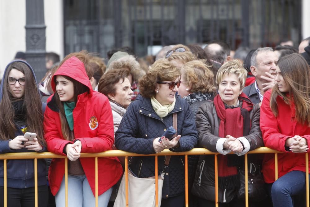 Ambientazo en la mascletà del día de la Crida