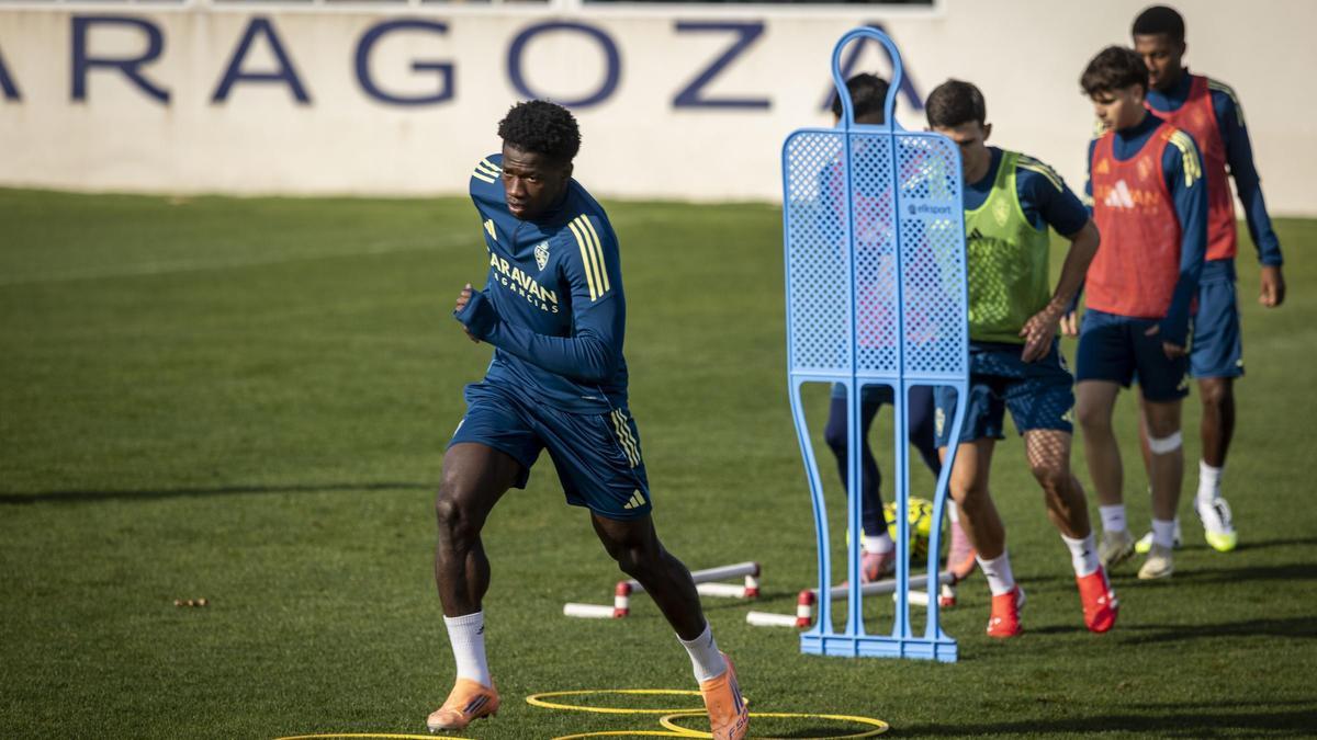 Saidu, durante una sesión de entrenamiento del Real Zaragoza.