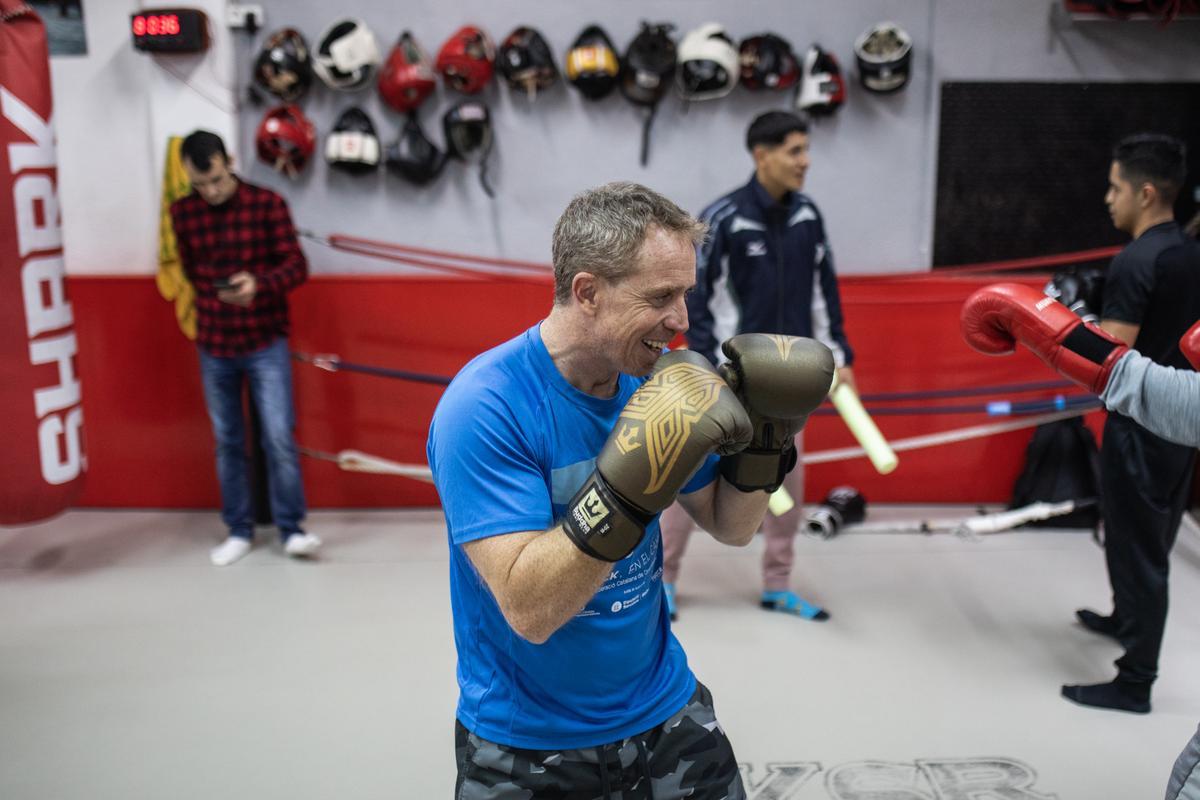 Entrenamiento de boxeo en el gimnasio DKSR para la rehabilitación de toxicómanos