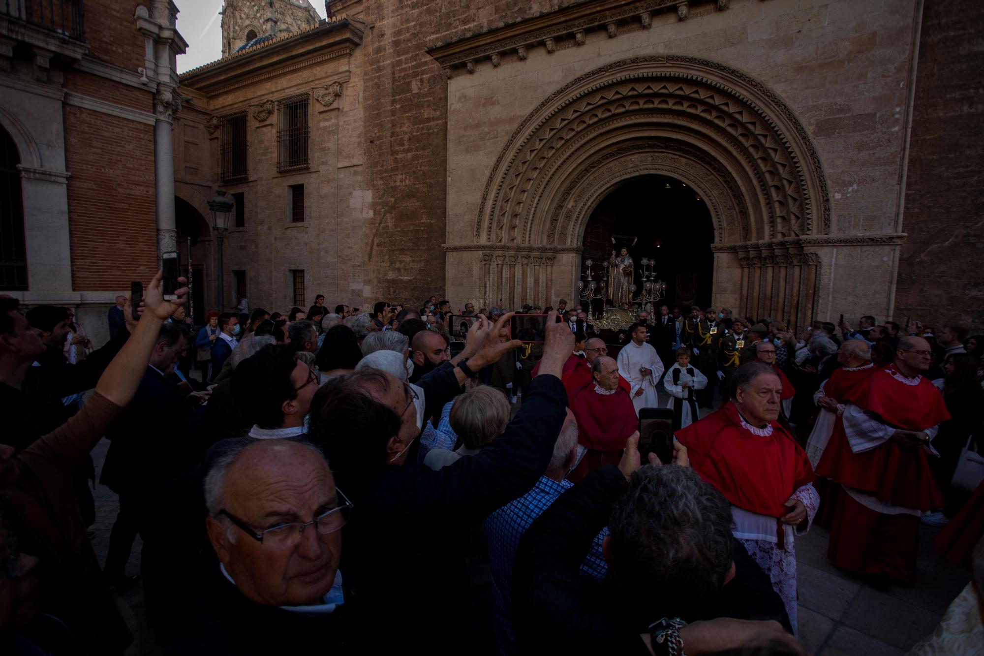 La procesión general de San Vicente recorre el centro de la ciudad