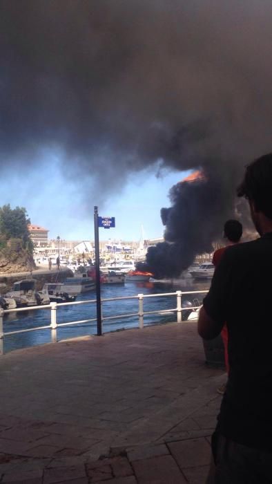 Dos heridos al explotar una lancha en el puerto de Llanes