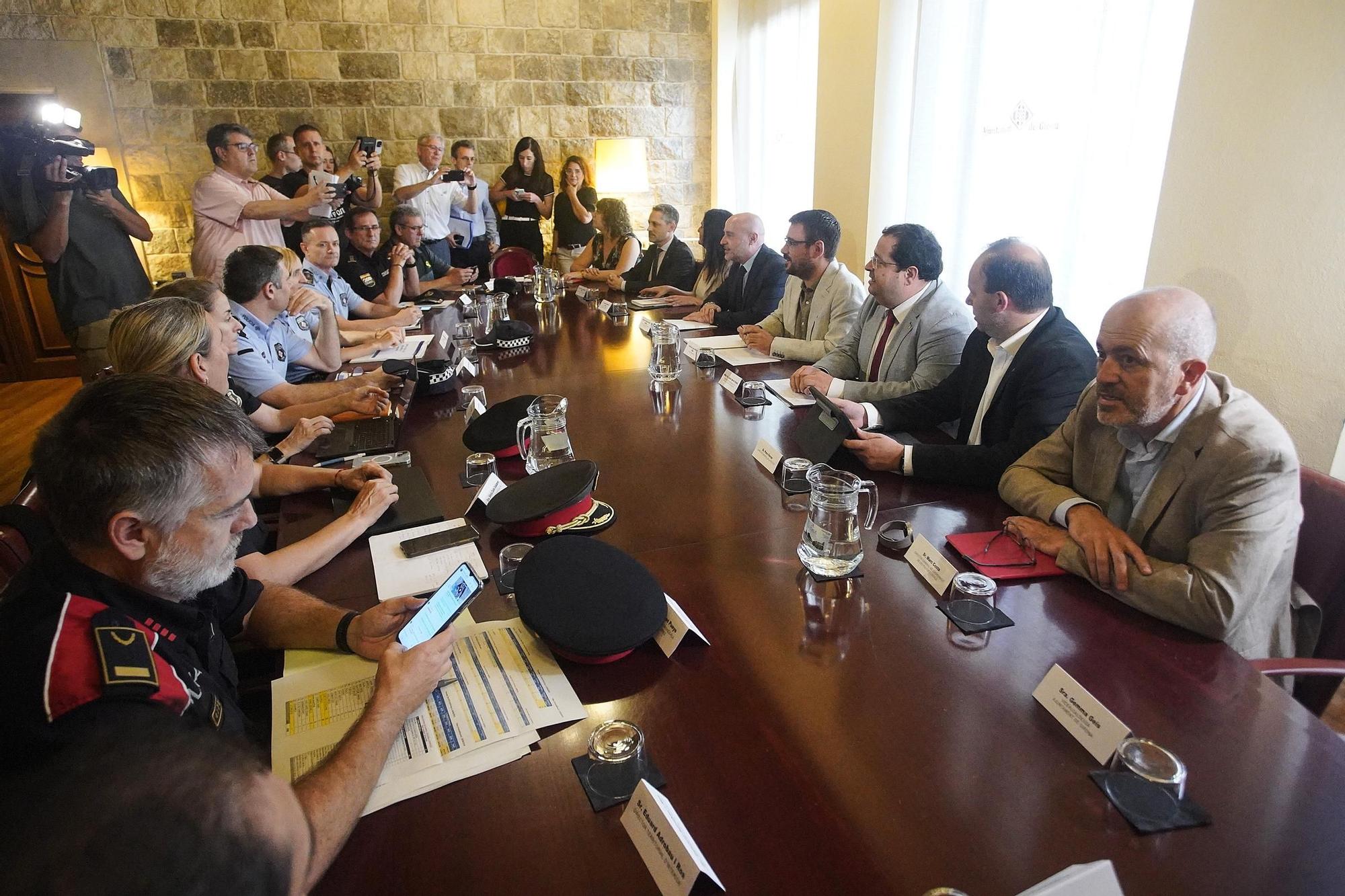 Les imatges de la Junta Local de Seguretat convocada arran del doble crim de Girona