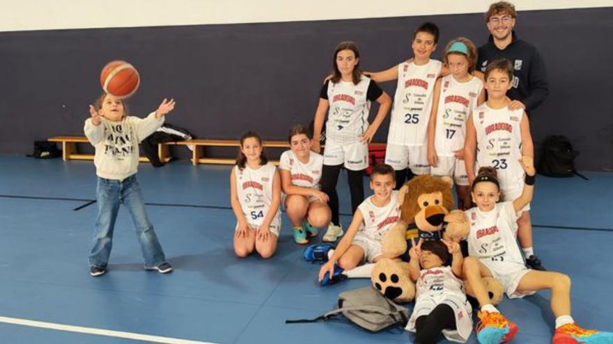 Equipo del Obradoiro Silleda de minibasket.