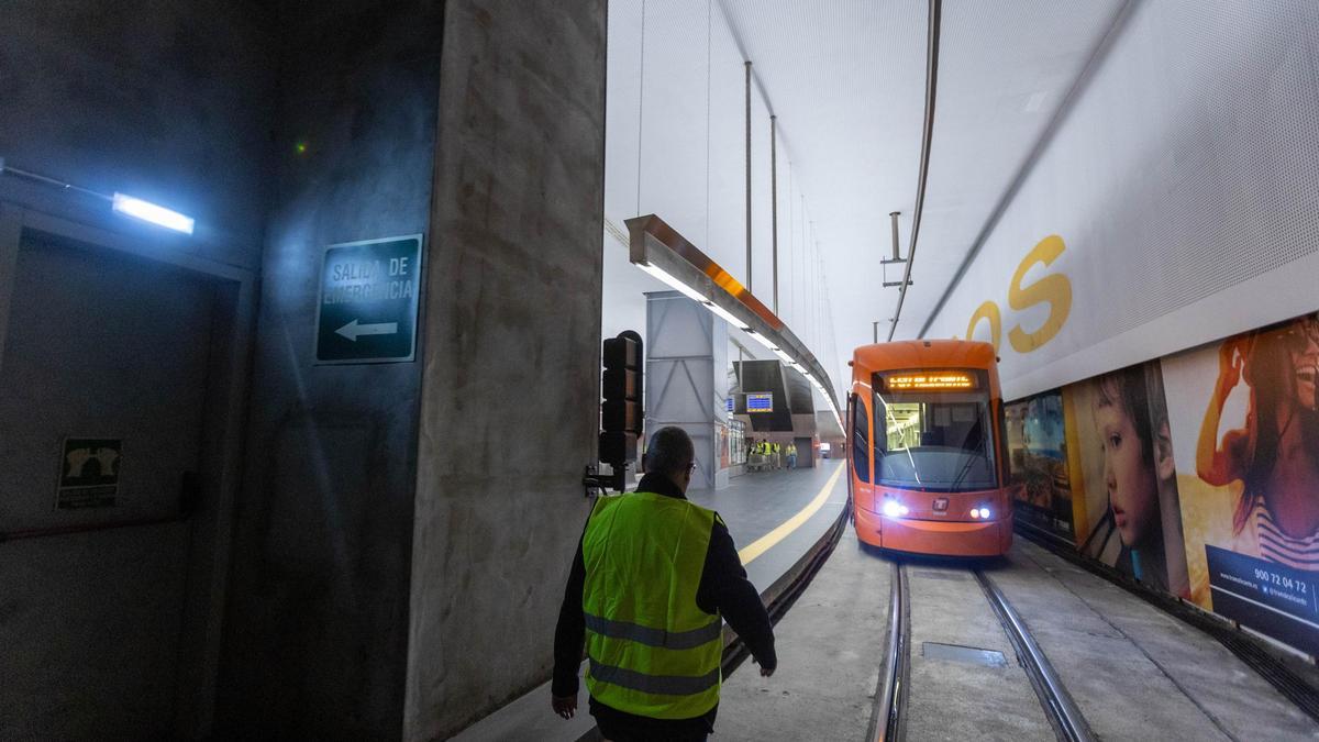 Finalizan las obras en la estación del TRAM de Luceros que permitirán acoger más frecuencias.