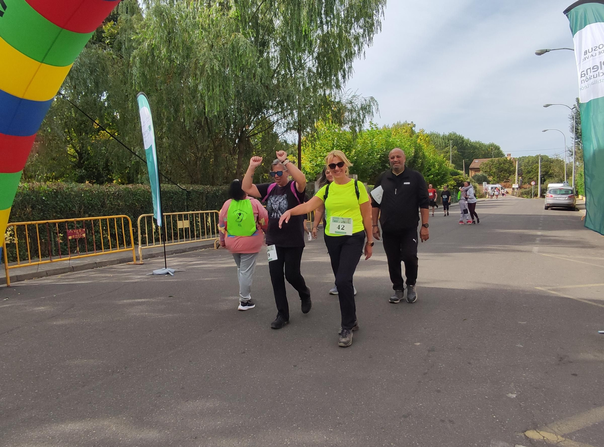 La marcha solidaria de Asprosub Benavente, en imágenes