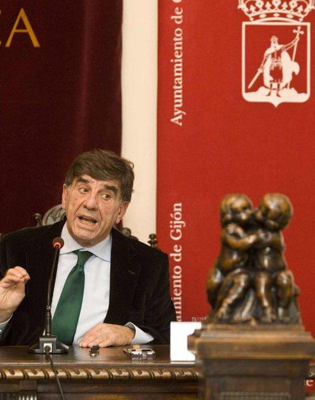 Ángel Aznárez, durante su disertación, ayer en la SIBI.