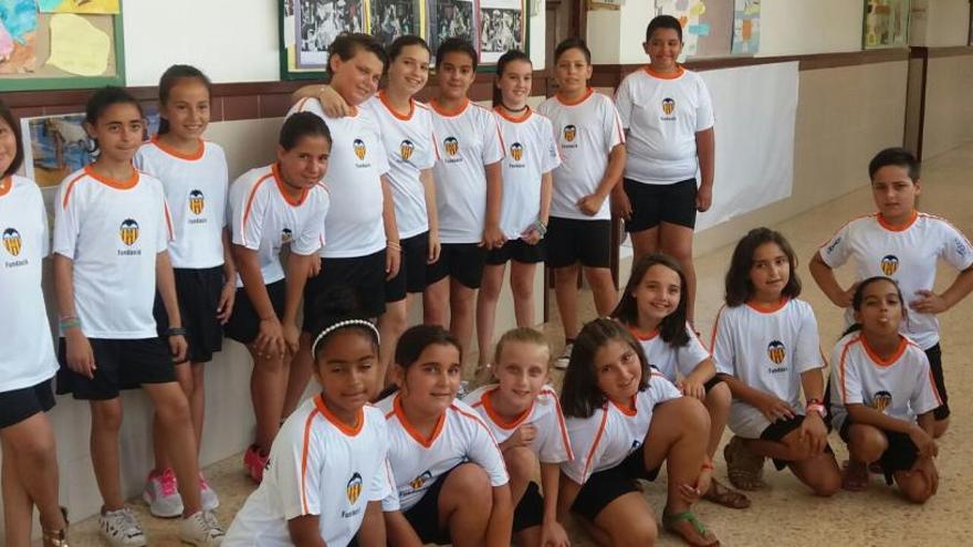 Alumnos del Cabanyal mejoran su rendimiento escolar con el fútbol