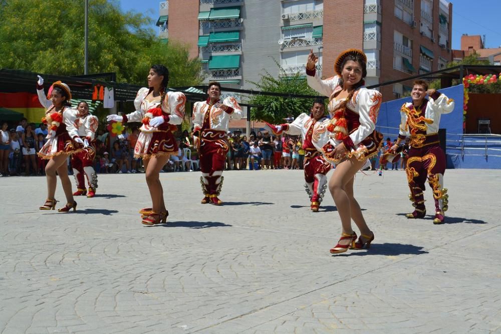 Homenaje a Bolivia en el Jardín de la Seda de Murcia