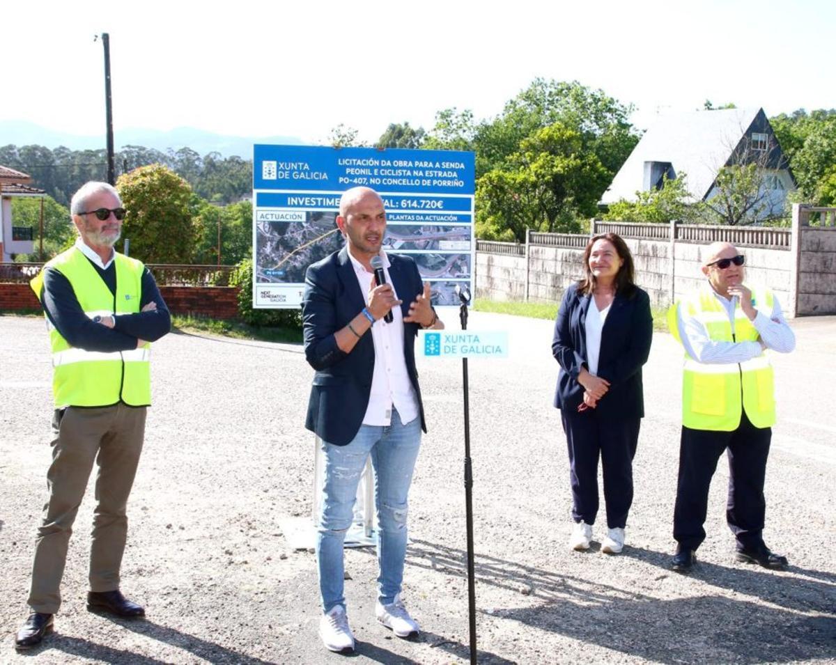 El alcalde, Alejandro Lorenzo, aunció ayer la licitación de las obras de la senda junto a la delegada de la Xunta, Ana Ortiz. | D.P.