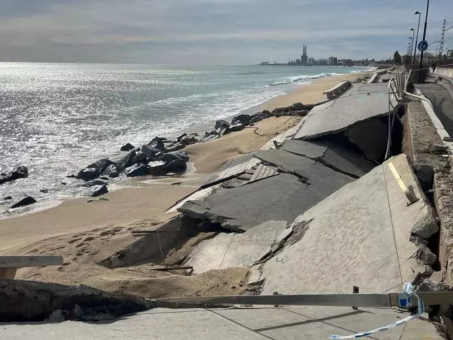Badalona, Estado y Generalitat acuerdan reconstruir el paseo marítimo destrozado por el temporal: "Urge para evitar afectación seria a las vías del tren"