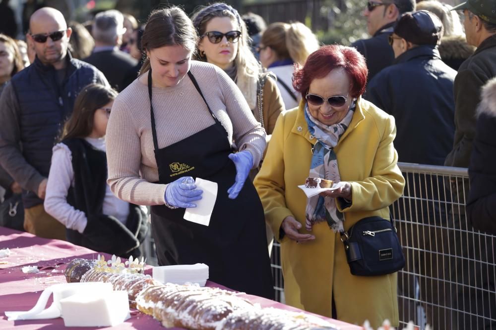 Los Reyes Magos llegan a Murcia repartiendo Roscón